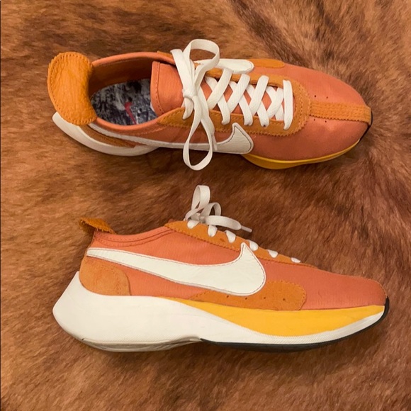Nike moon racer in orange/yellow - Picture 2 of 5